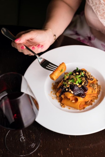 Rigatoni “Benedetto Cavalieri” Siciliana se syrovým černým tuňákem